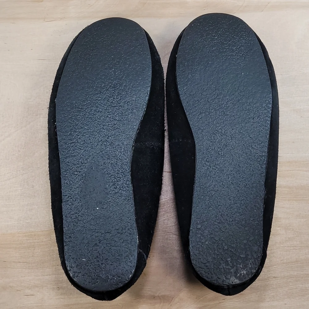 Minnetonka Moccasin Black Women's Slippers - Picture 9 of 10